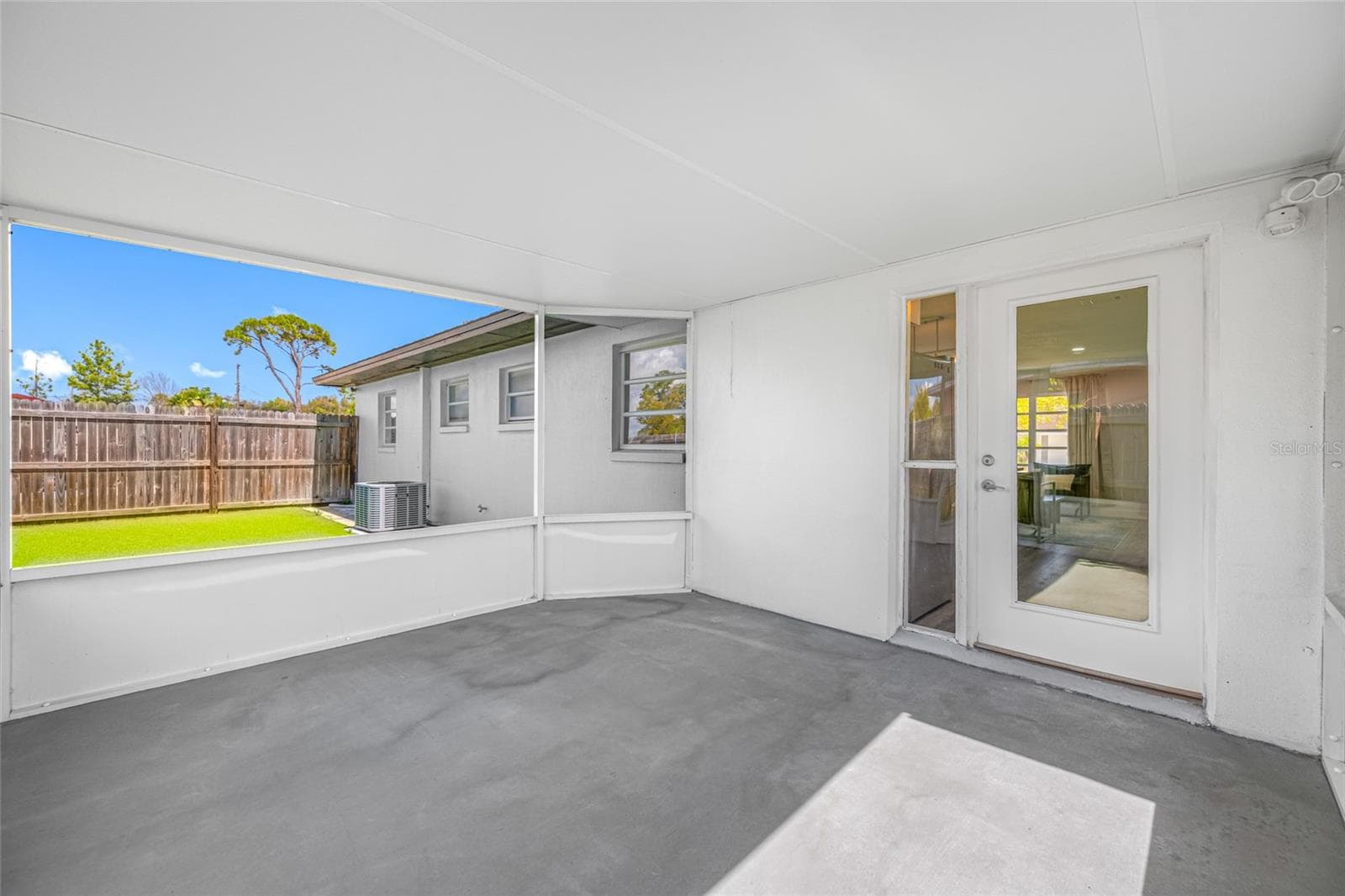 Enclosed Patio - 4916 CARLYLE RD, TAMPA