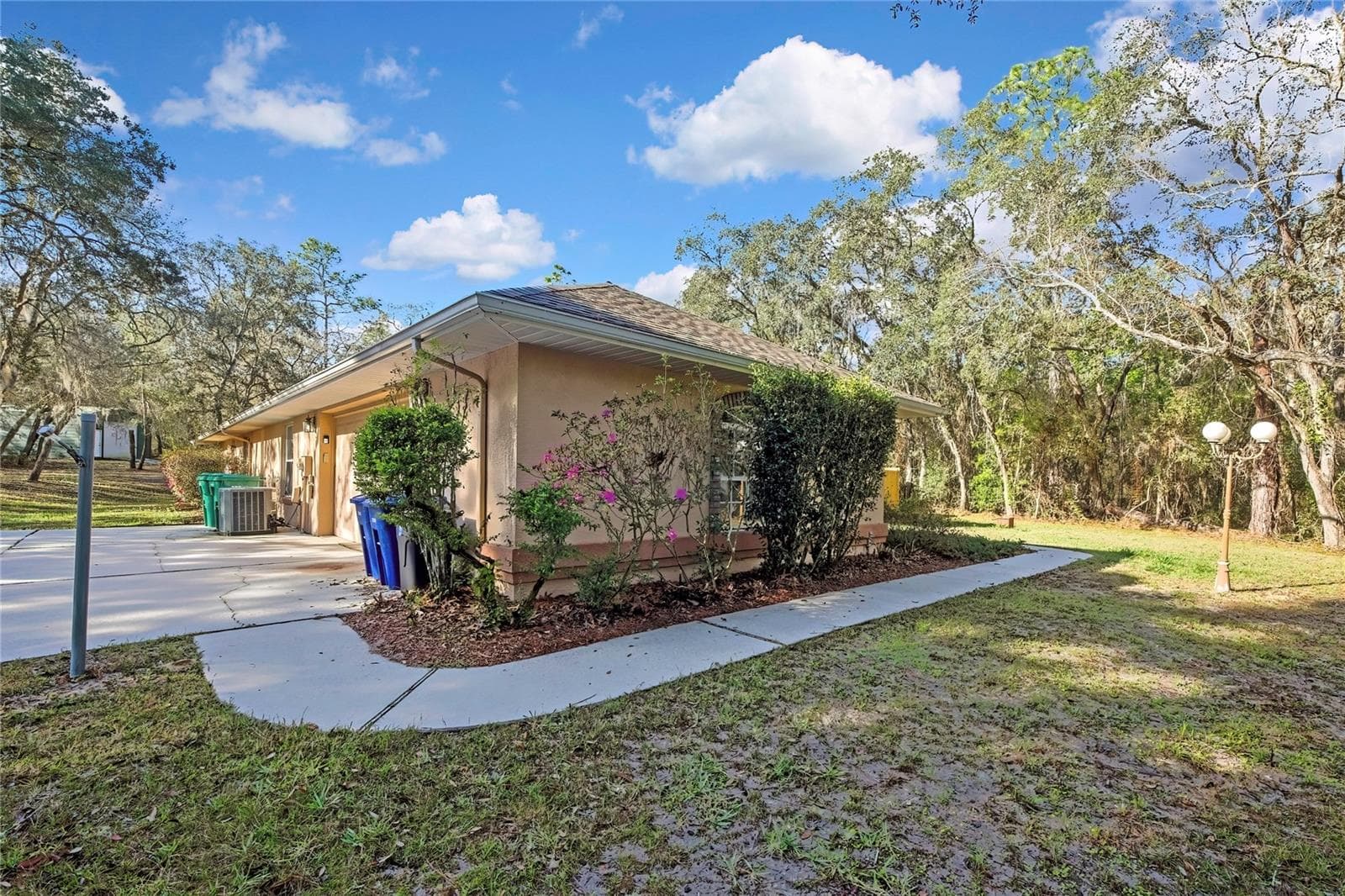 Walkway - 340 E SAVOY ST, LECANTO
