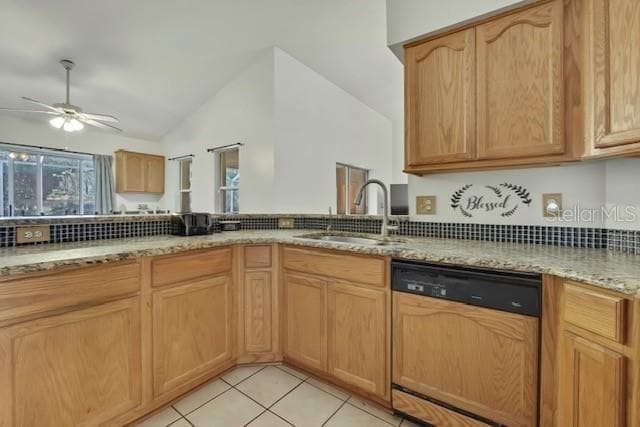 Kitchen - 340 E SAVOY ST, LECANTO