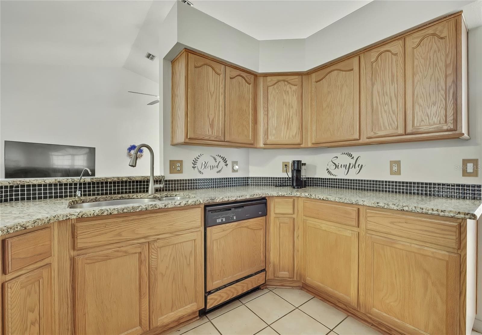 Kitchen - 340 E SAVOY ST, LECANTO