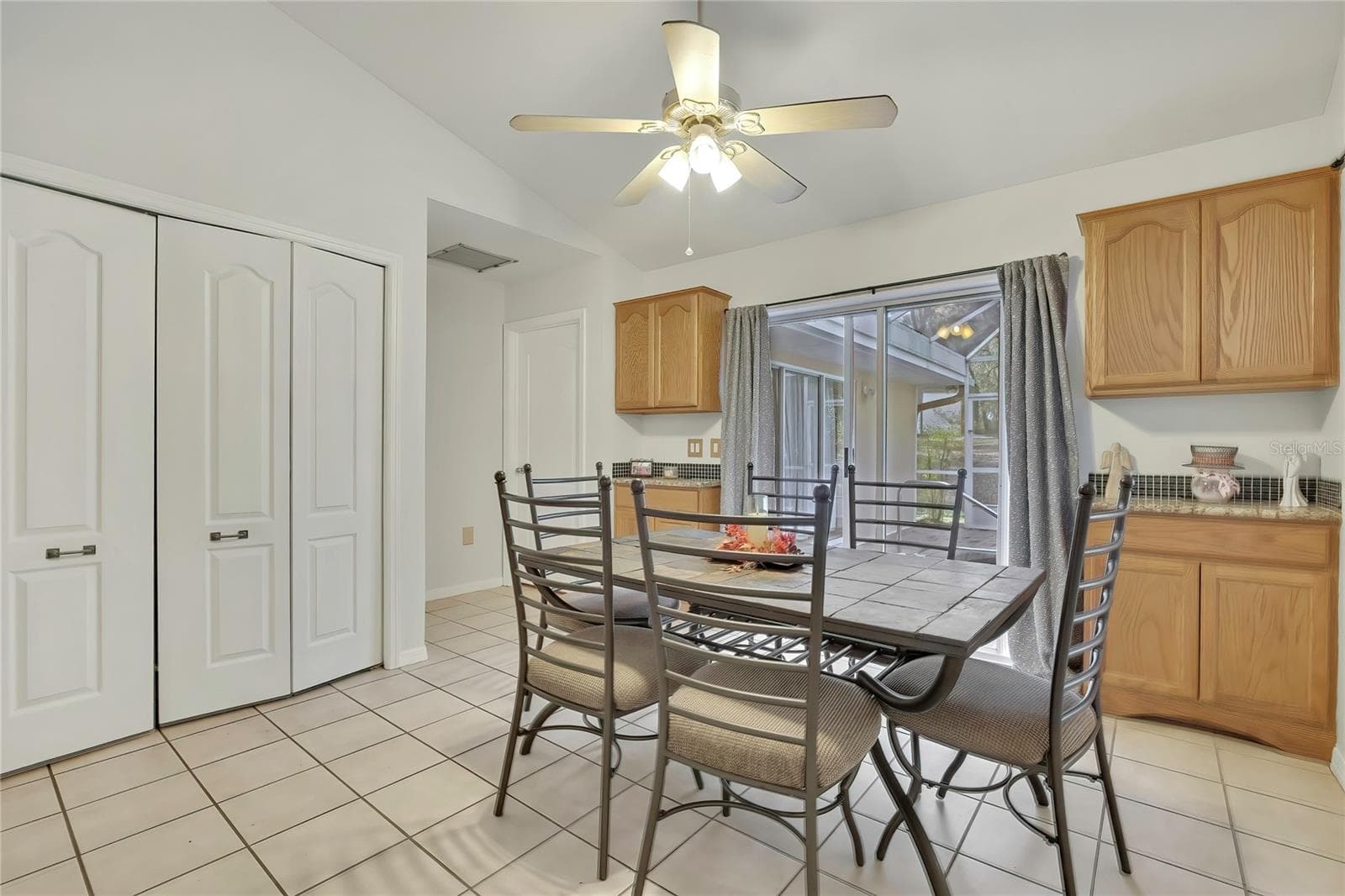 Dining/Breakfast Area - 340 E SAVOY ST, LECANTO