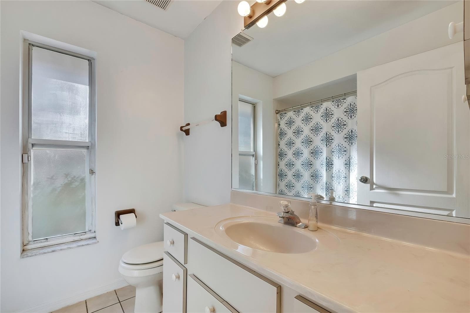 2nd Bath - 340 E SAVOY ST, LECANTO
