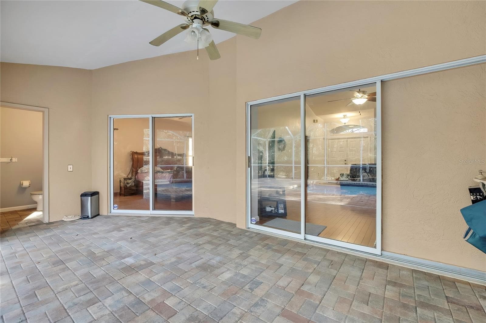 Lanai - 340 E SAVOY ST, LECANTO