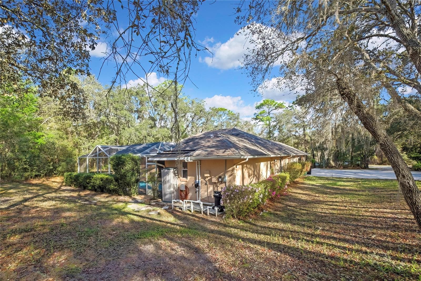 Yard - 340 E SAVOY ST, LECANTO