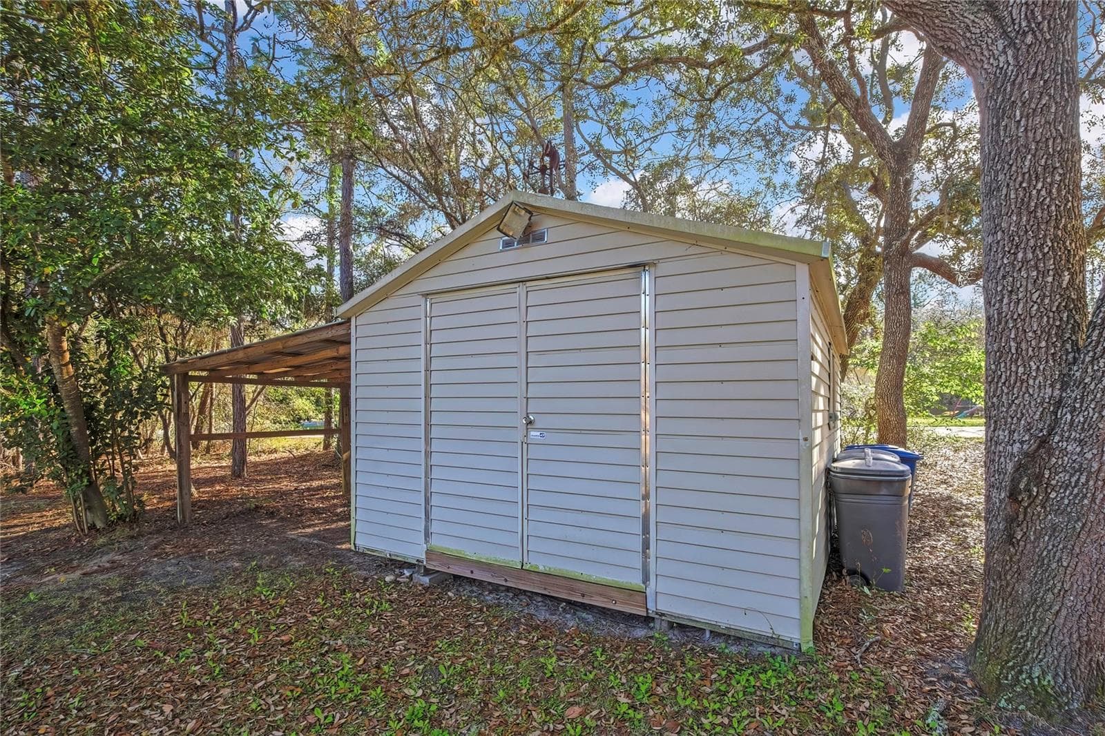 Storage shed with carport and electric - 340 E SAVOY ST, LECANTO