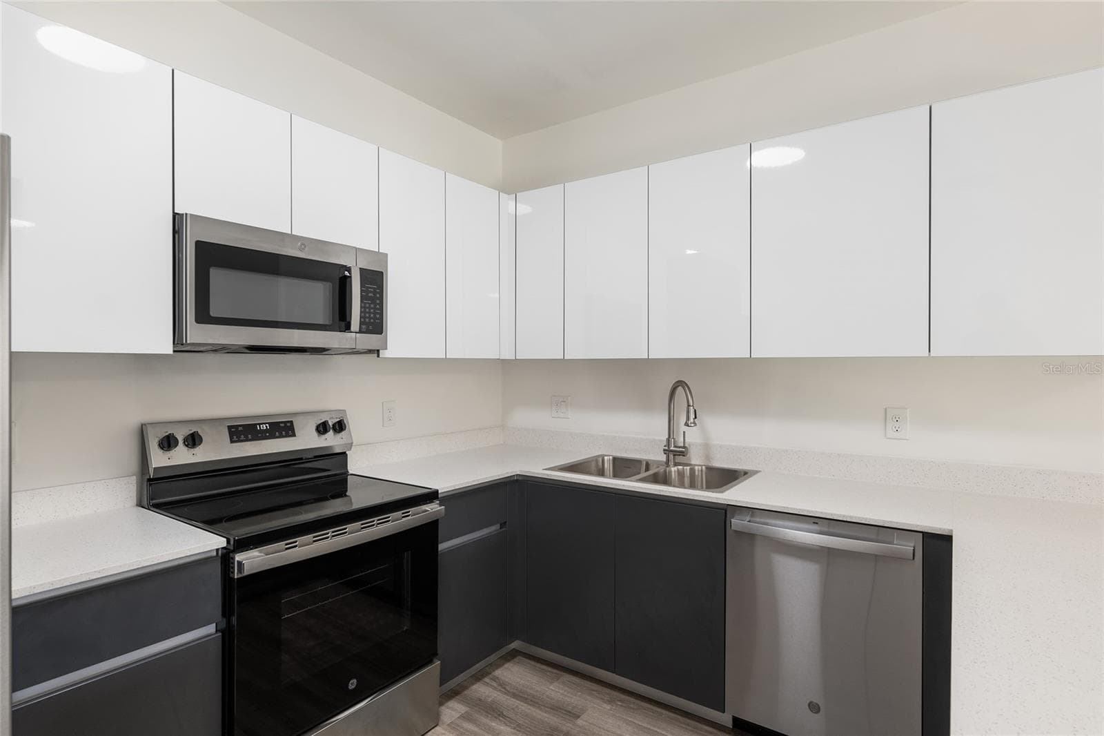 Condominium at 1581 NW 29TH RD #2, GAINESVILLE, photo 5 of 21
