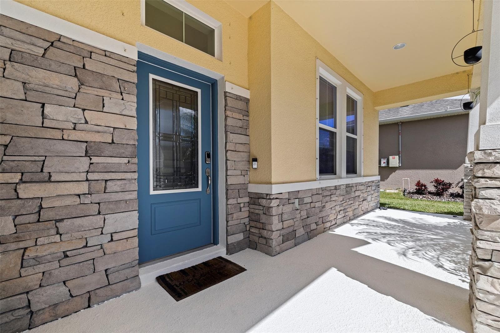 Front porch - 6313 HAVENSPORT DR, APOLLO BEACH