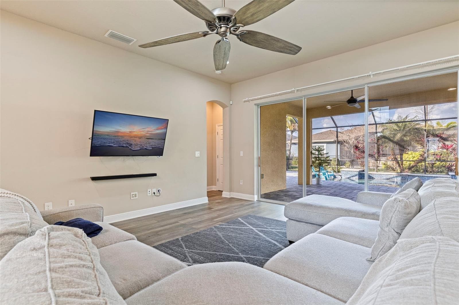 Living Room - 6313 HAVENSPORT DR, APOLLO BEACH