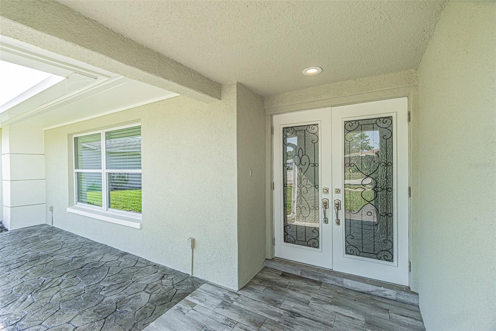 Single Family Residence at 1125 FERNWOOD DR, HOLIDAY, photo 4 of 46