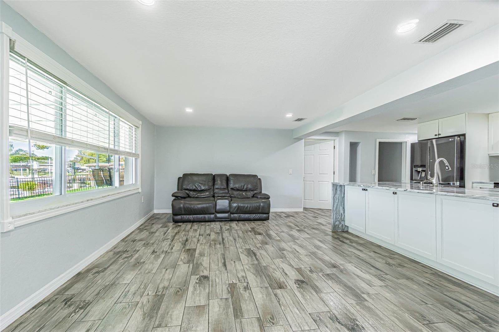 Single Family Residence at 1125 FERNWOOD DR, HOLIDAY, photo 15 of 46