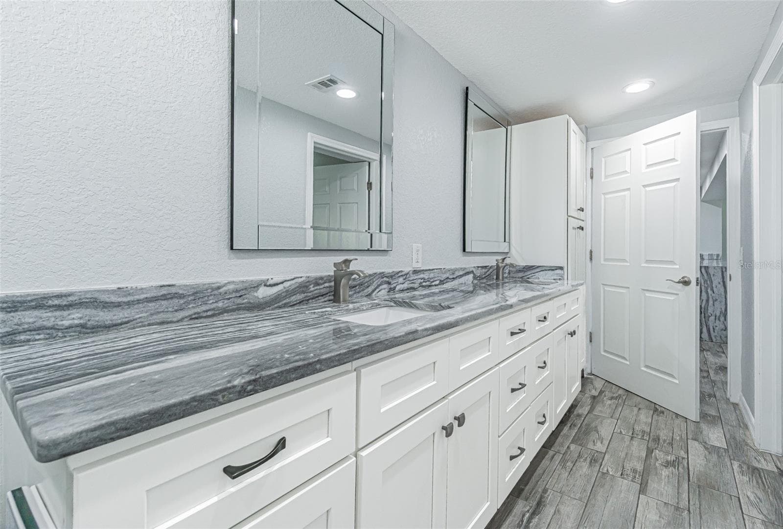 Single Family Residence at 1125 FERNWOOD DR, HOLIDAY, photo 10 of 46