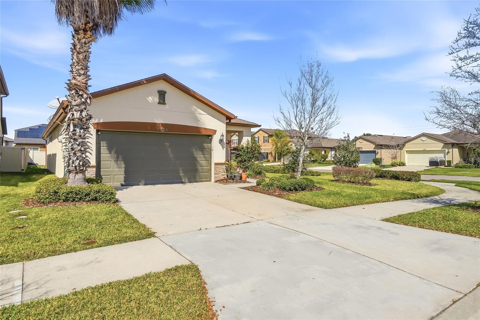 Gorgeous PREMIUM Lot on Corner. Home is well maintained! - 1724 PASSAGE KEY LN, RUSKIN