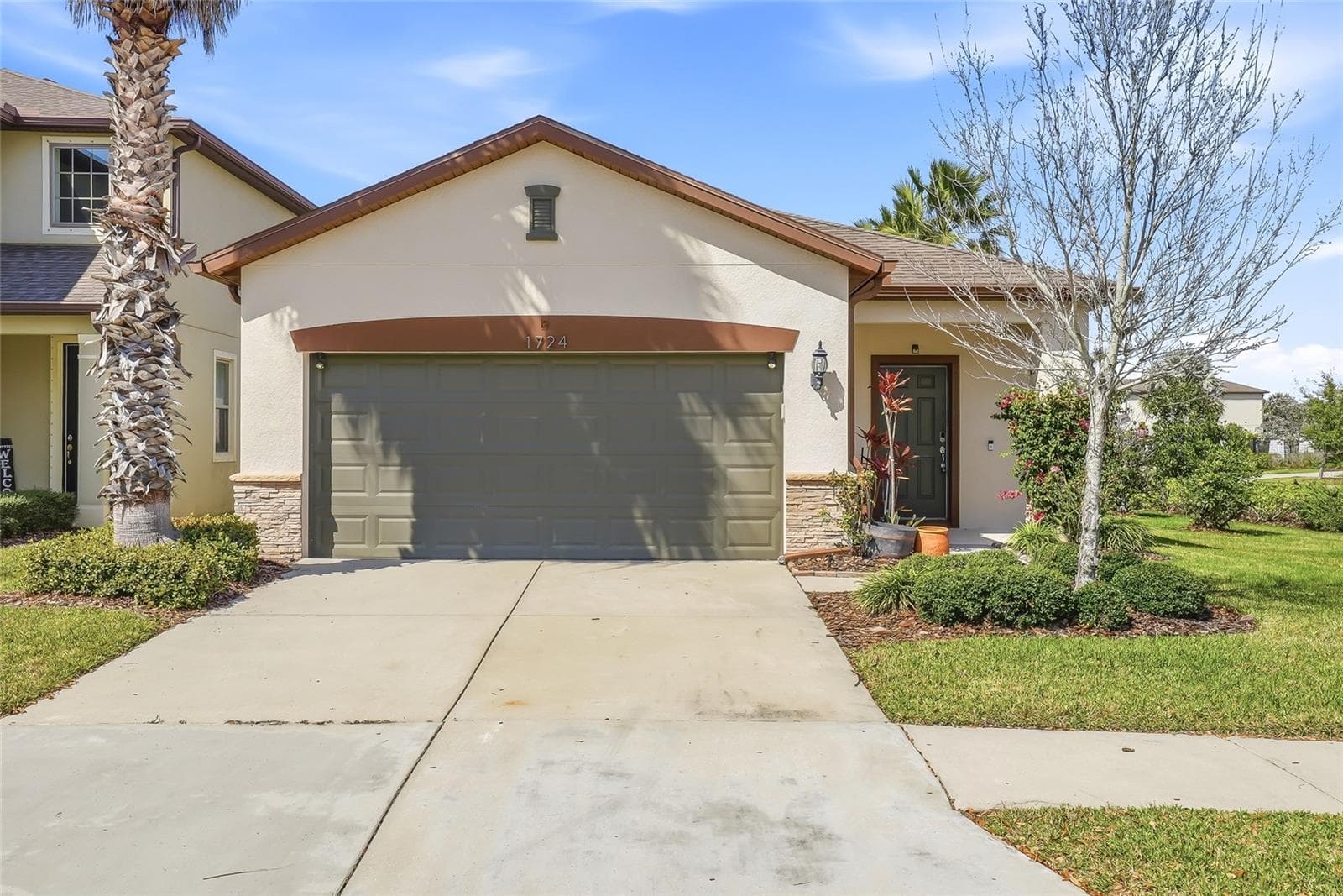 Corner lot - 1724 PASSAGE KEY LN, RUSKIN