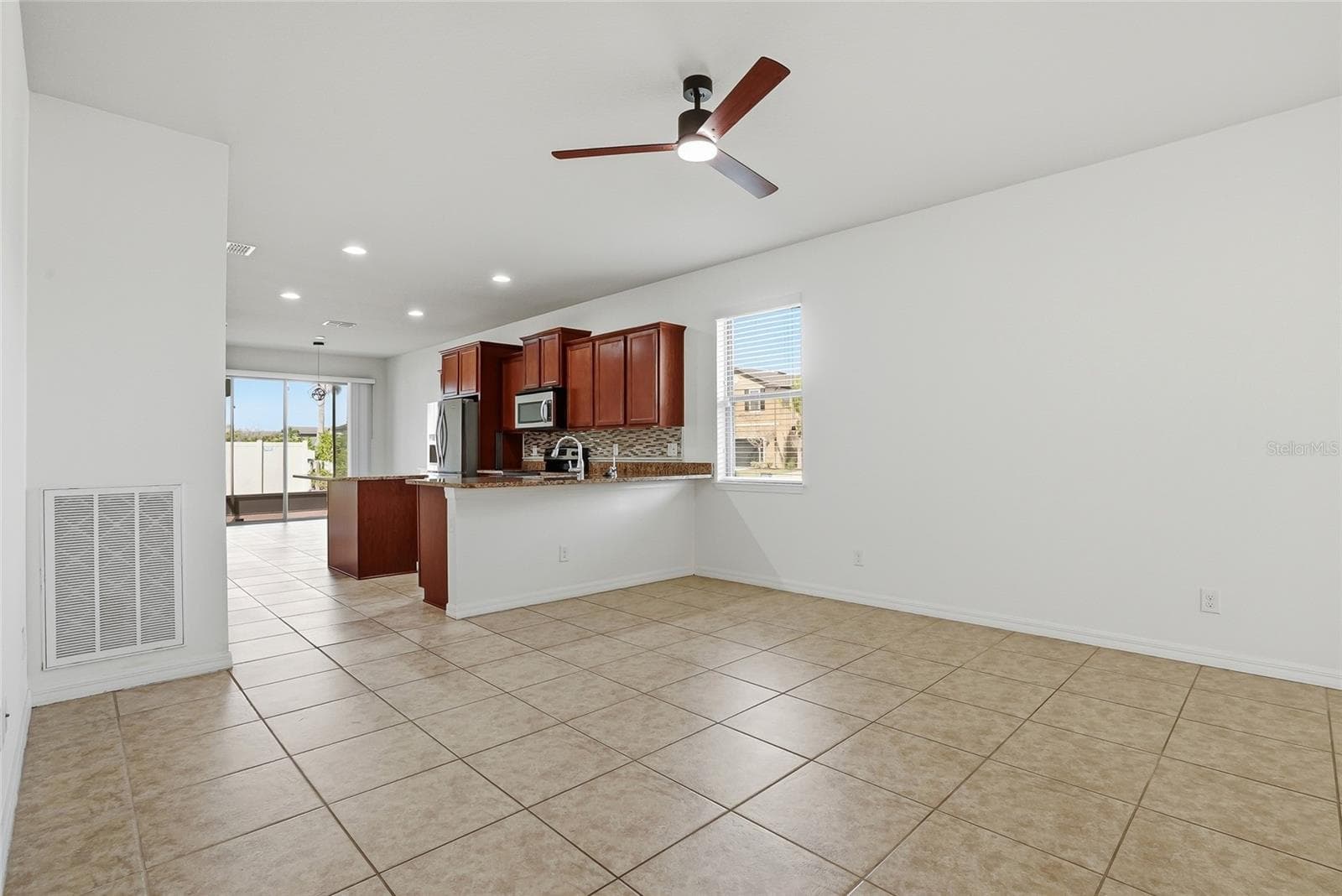 Single Family Residence at 1724 PASSAGE KEY LN, RUSKIN, photo 9 of 46