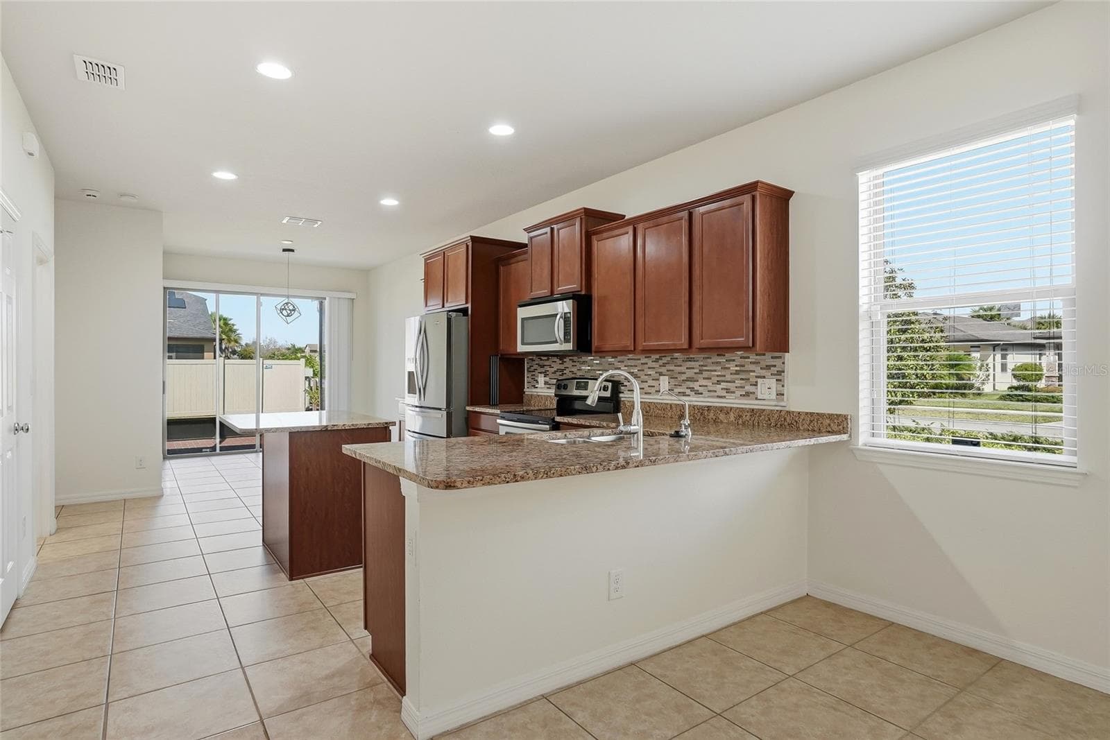 Single Family Residence at 1724 PASSAGE KEY LN, RUSKIN, photo 12 of 46