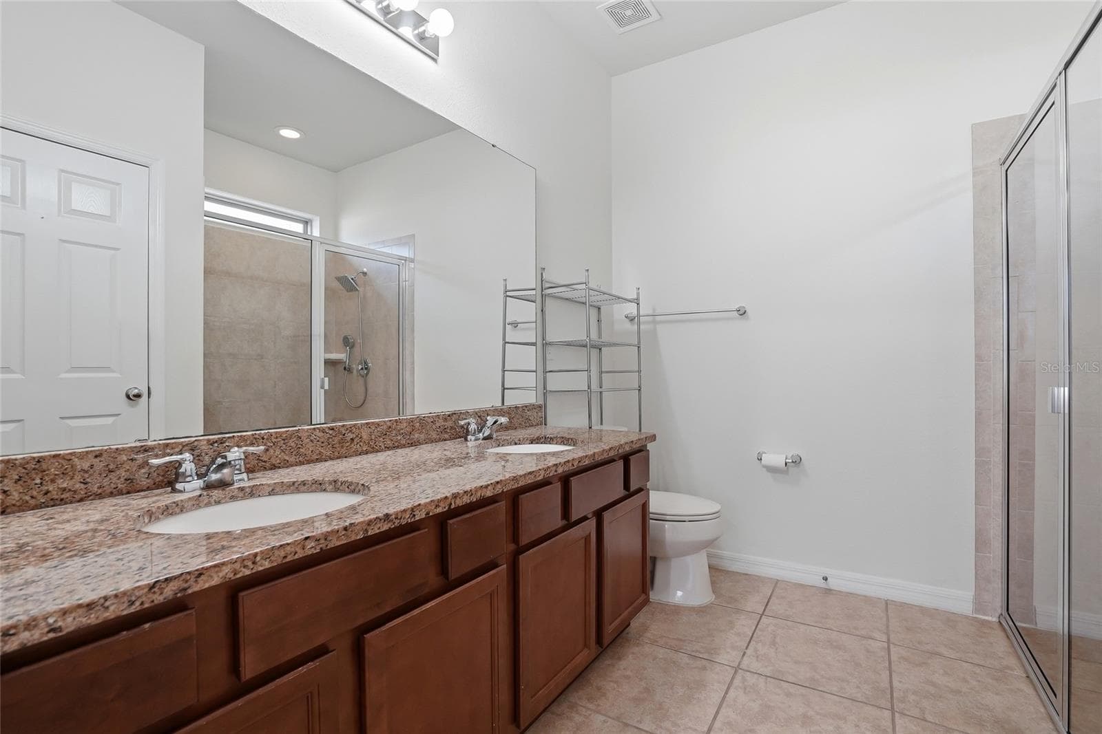 Master Ensuite Dual Sinks - 1724 PASSAGE KEY LN, RUSKIN
