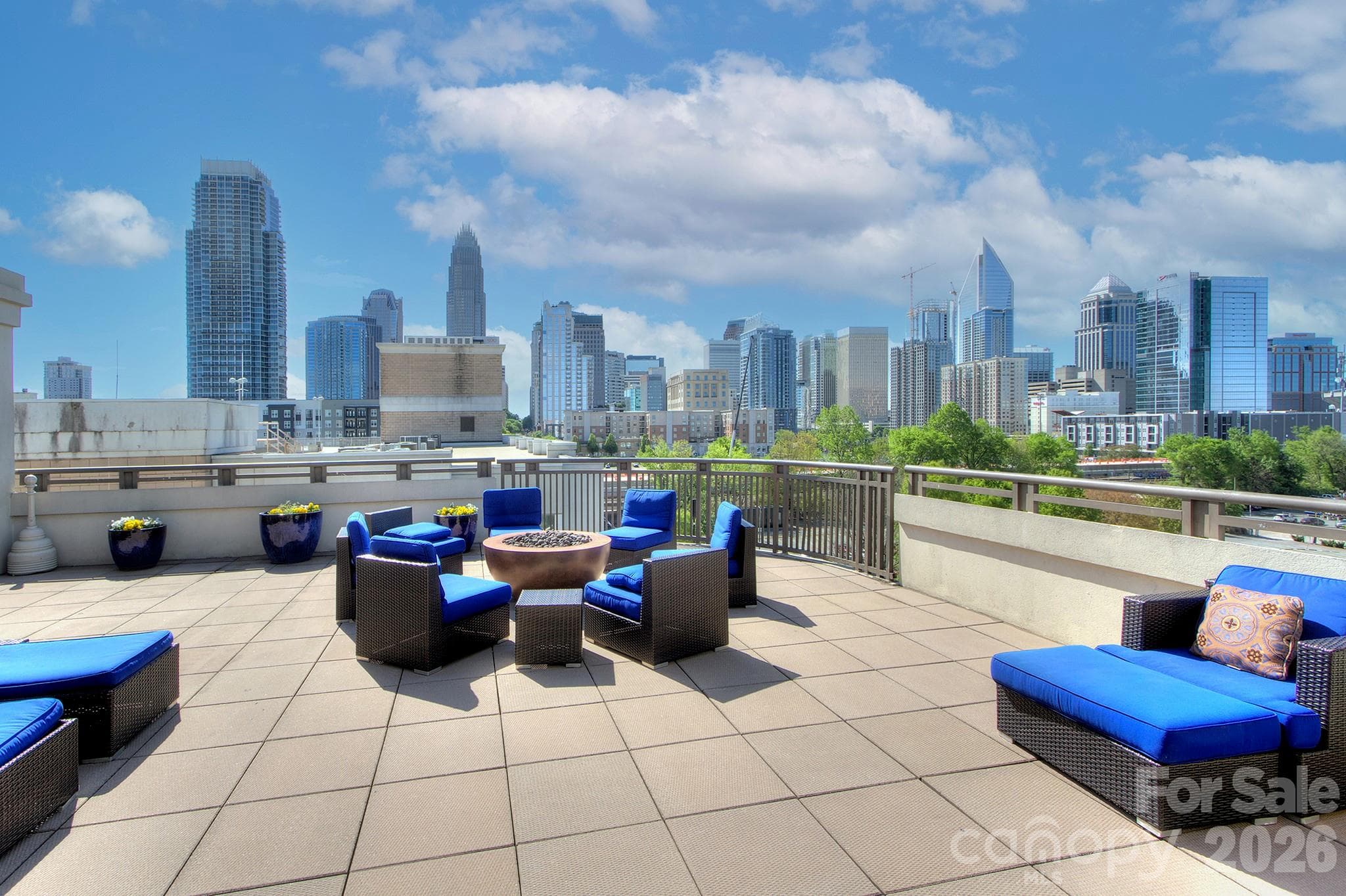Condominium at 718 W Trade Street, Charlotte, photo 25 of 33