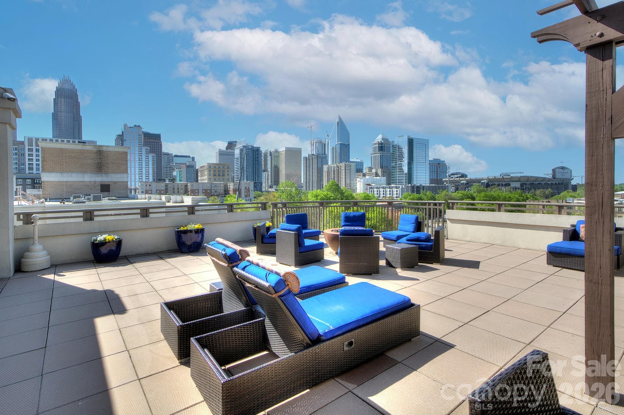 Condominium at 718 W Trade Street, Charlotte, photo 27 of 33