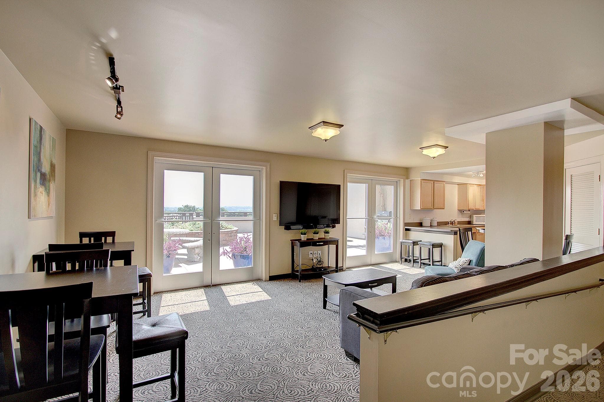 Condominium at 718 W Trade Street, Charlotte, photo 29 of 33