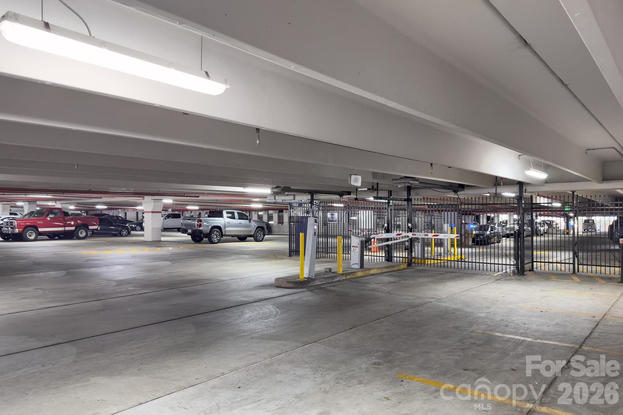 Condominium at 718 W Trade Street, Charlotte, photo 31 of 33