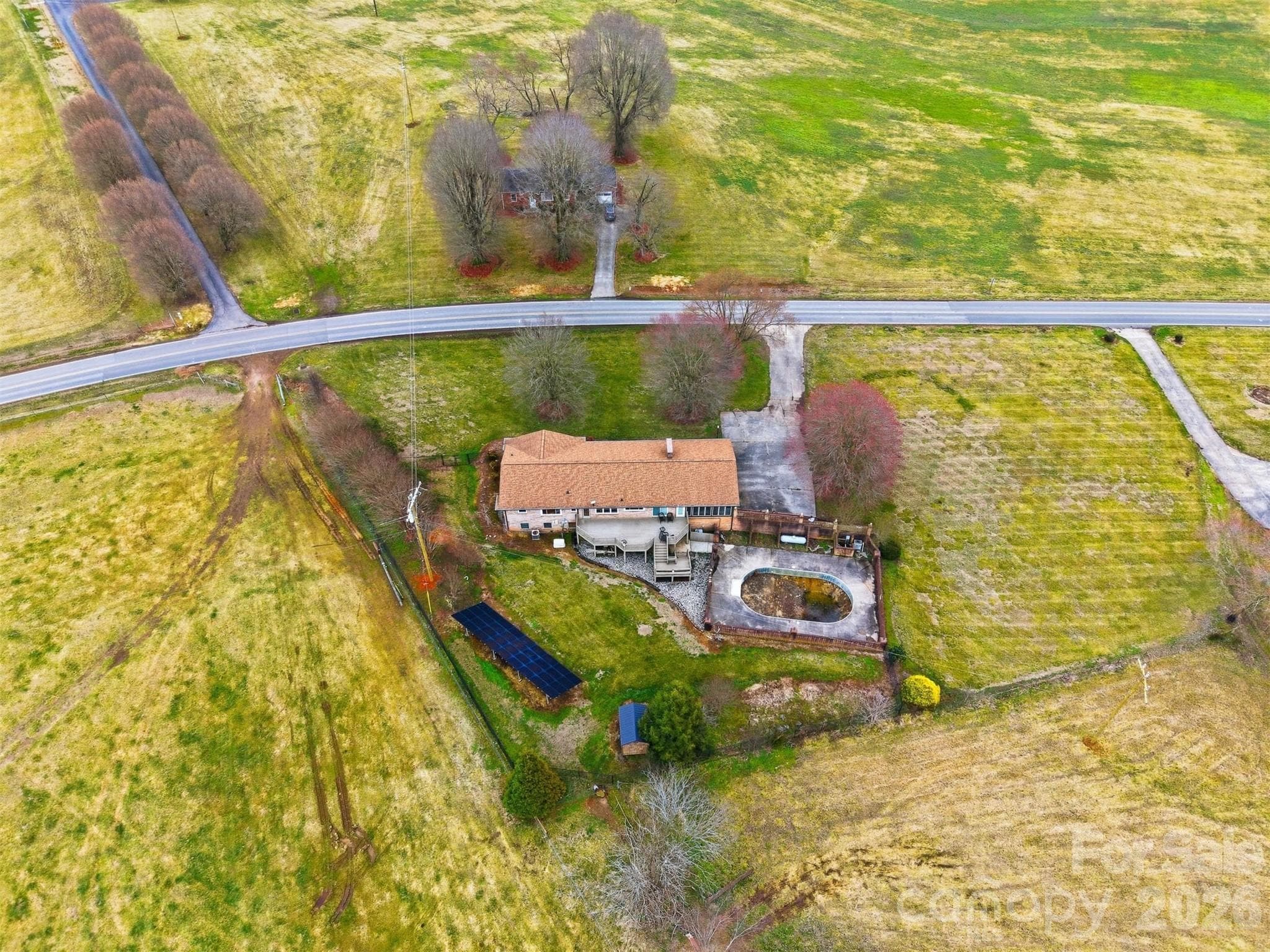 Single Family Residence at 776 Smith Farm Road, Stony Point, photo 7 of 39