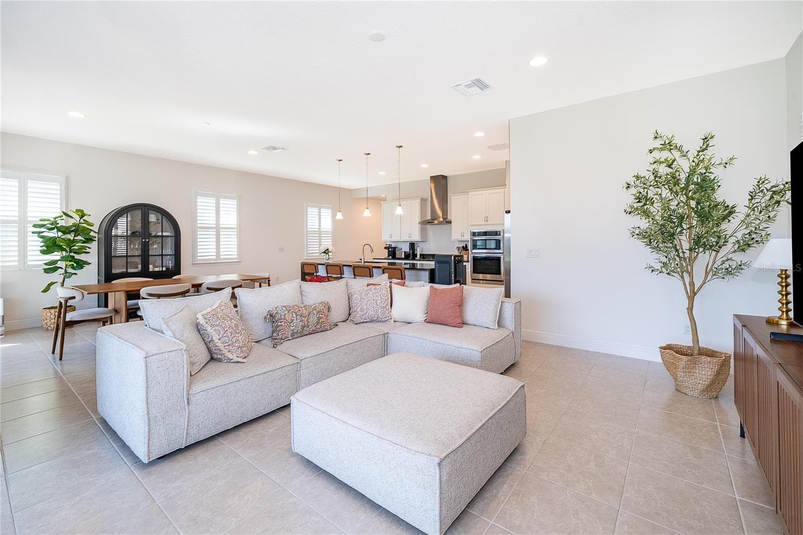 Single Family Residence at 8124 MABURY LN, ORLANDO, photo 15 of 39