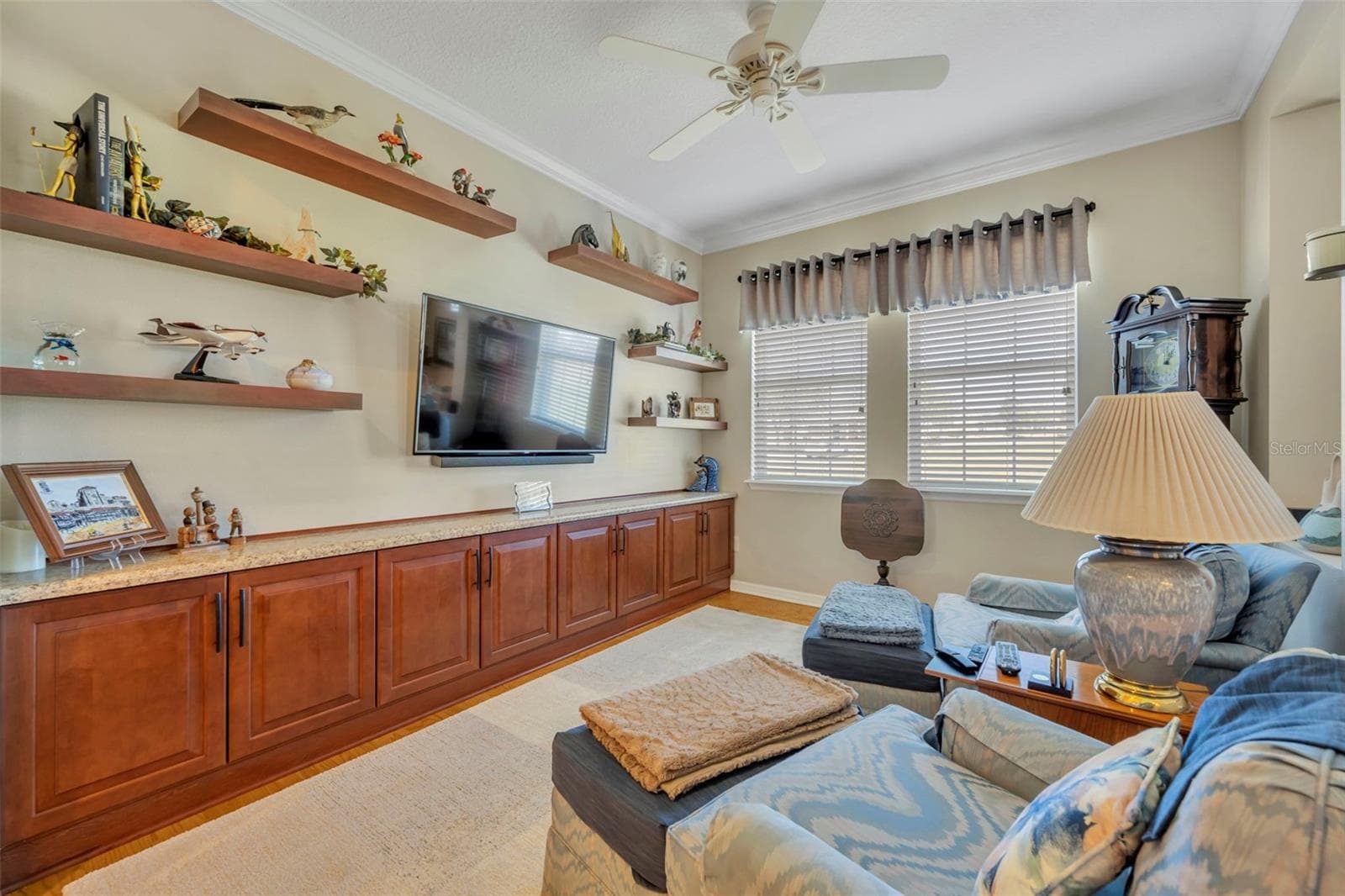 Single Family Residence at 334 SILVER MAPLE RD, GROVELAND, photo 9 of 57