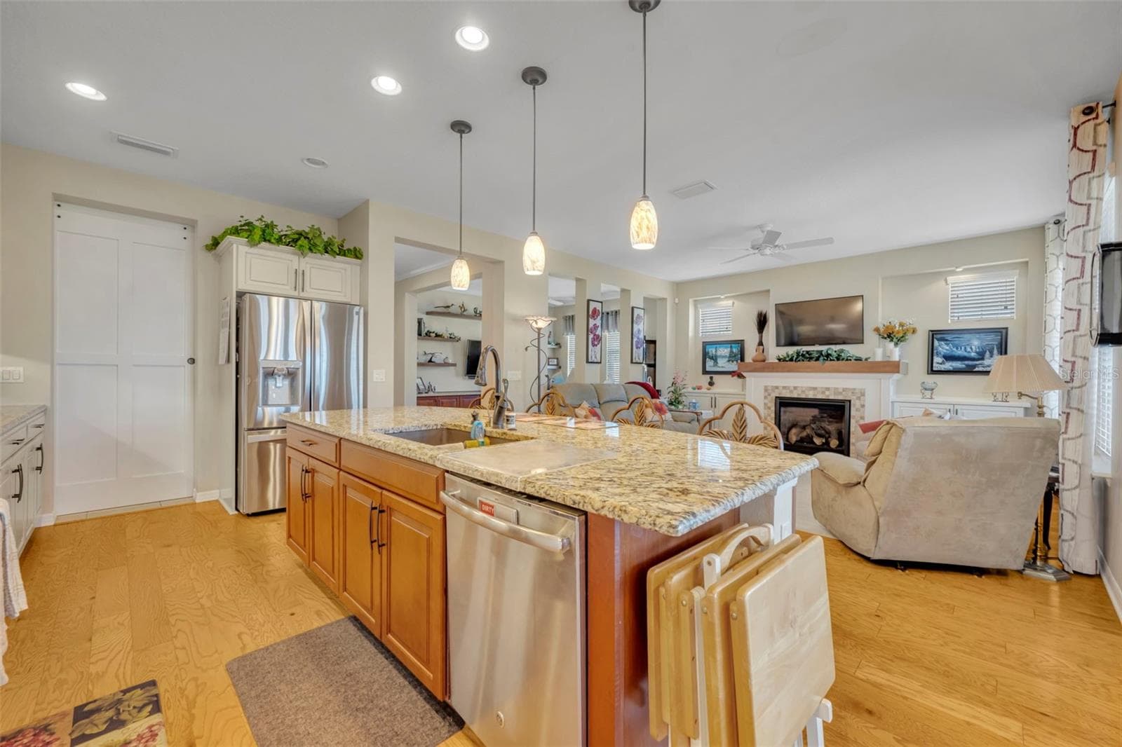 Single Family Residence at 334 SILVER MAPLE RD, GROVELAND, photo 18 of 57