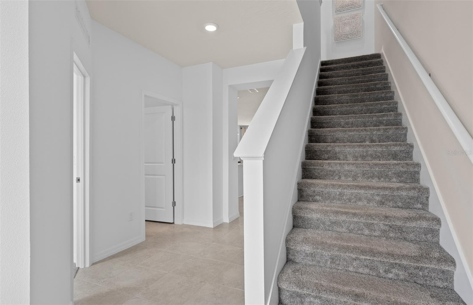 Model Home Design Only. Pictures and furnishings are for illustrative purposes only. Elevations, colors and options may vary. Furniture is for model home staging only. - 10130 HADLEY ST, ORLANDO
