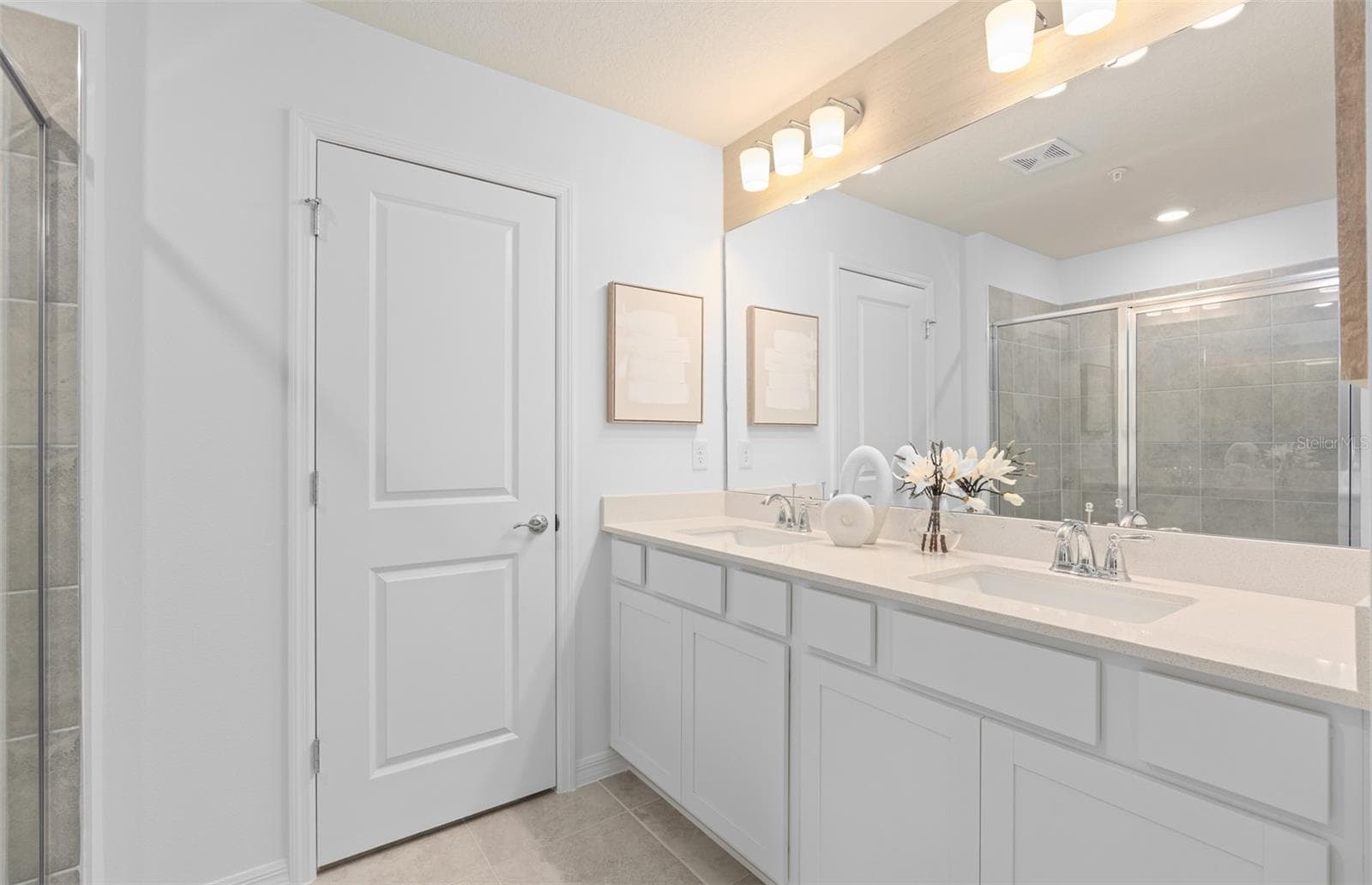 Model Home Design Only. Pictures and furnishings are for illustrative purposes only. Elevations, colors and options may vary. Furniture is for model home staging only. - 10130 HADLEY ST, ORLANDO