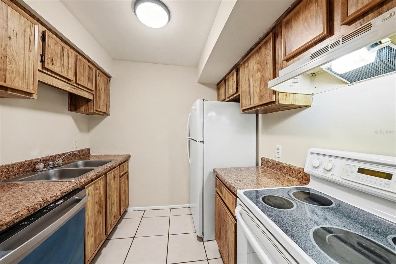 Condominium at 14319 HANGING MOSS CIR #101, TAMPA, photo 12 of 30