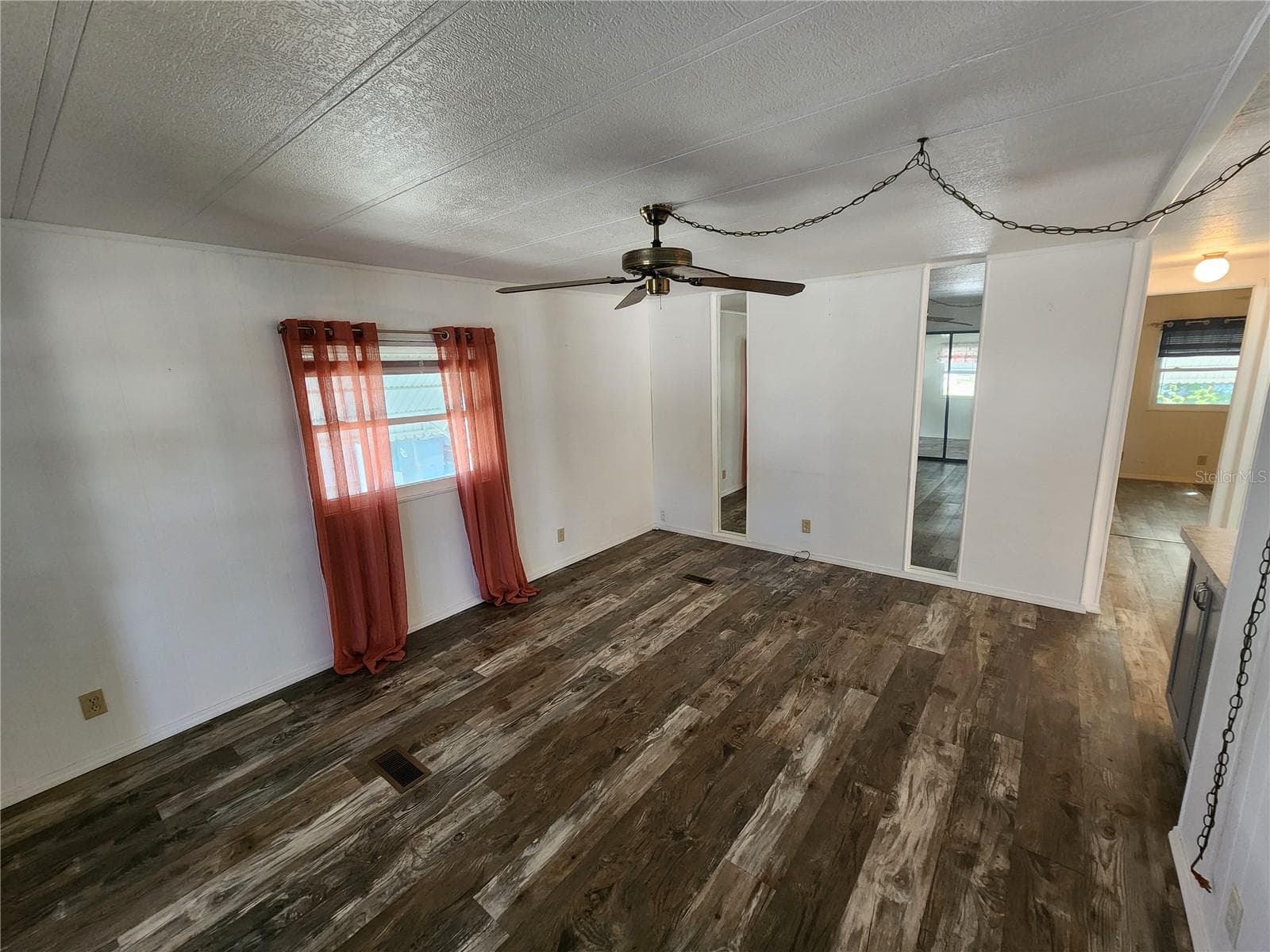 Living Room - 808 53RD AVE E #191, BRADENTON