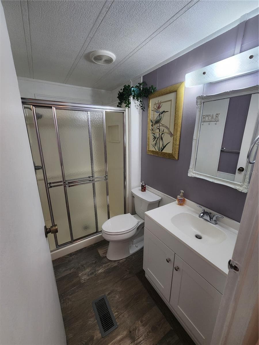 Full Bathroom - updated - 808 53RD AVE E #191, BRADENTON
