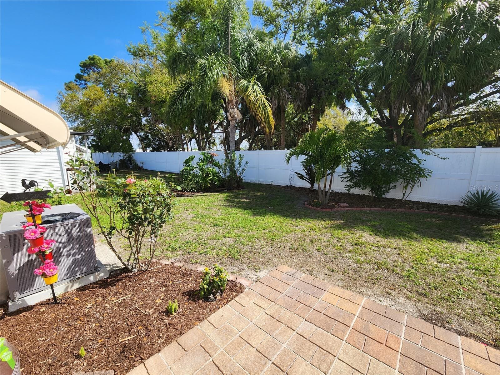 Back Yard - sprinklers - 808 53RD AVE E #191, BRADENTON