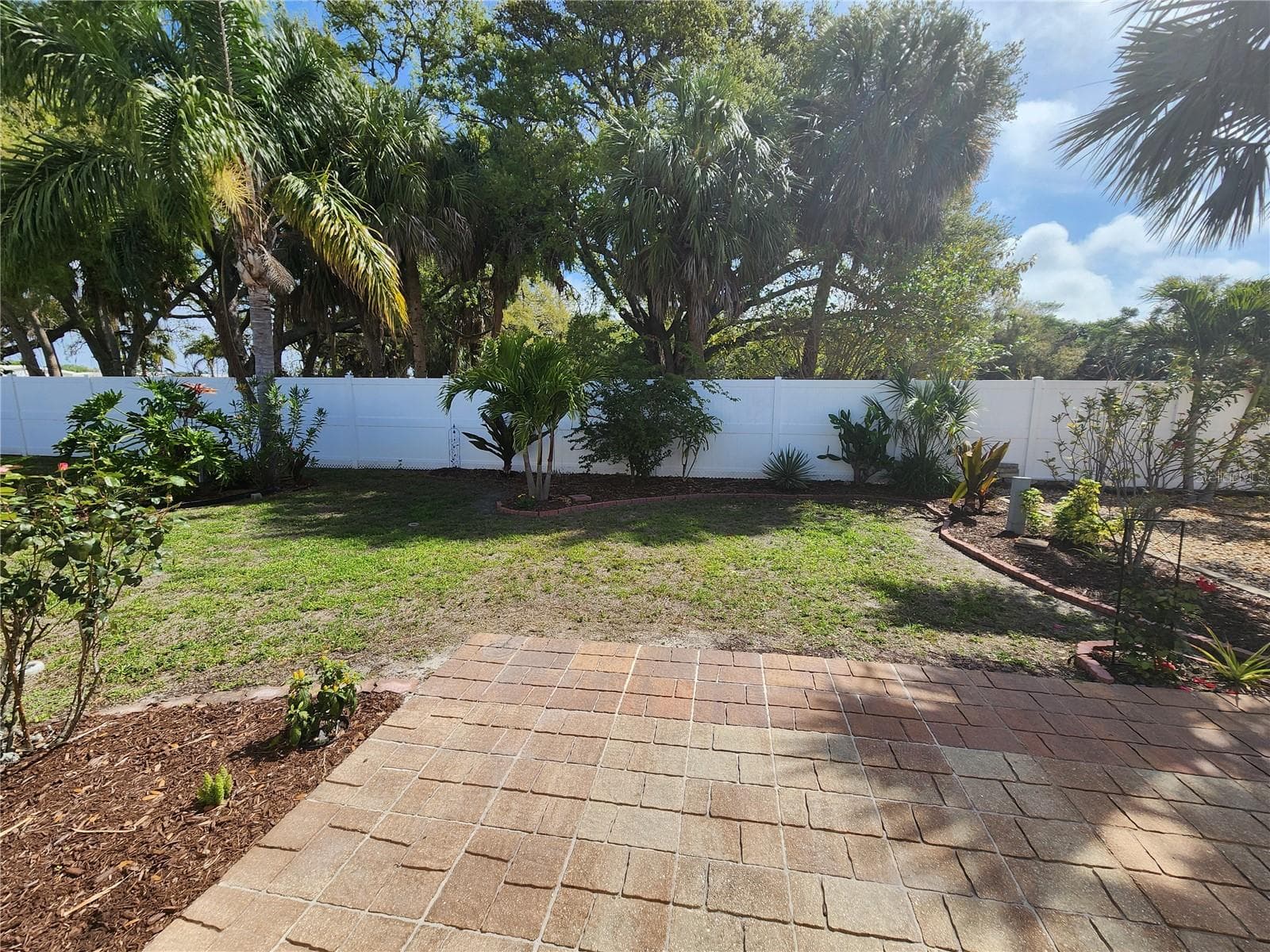 Nice landscaping - sprinklers - 808 53RD AVE E #191, BRADENTON