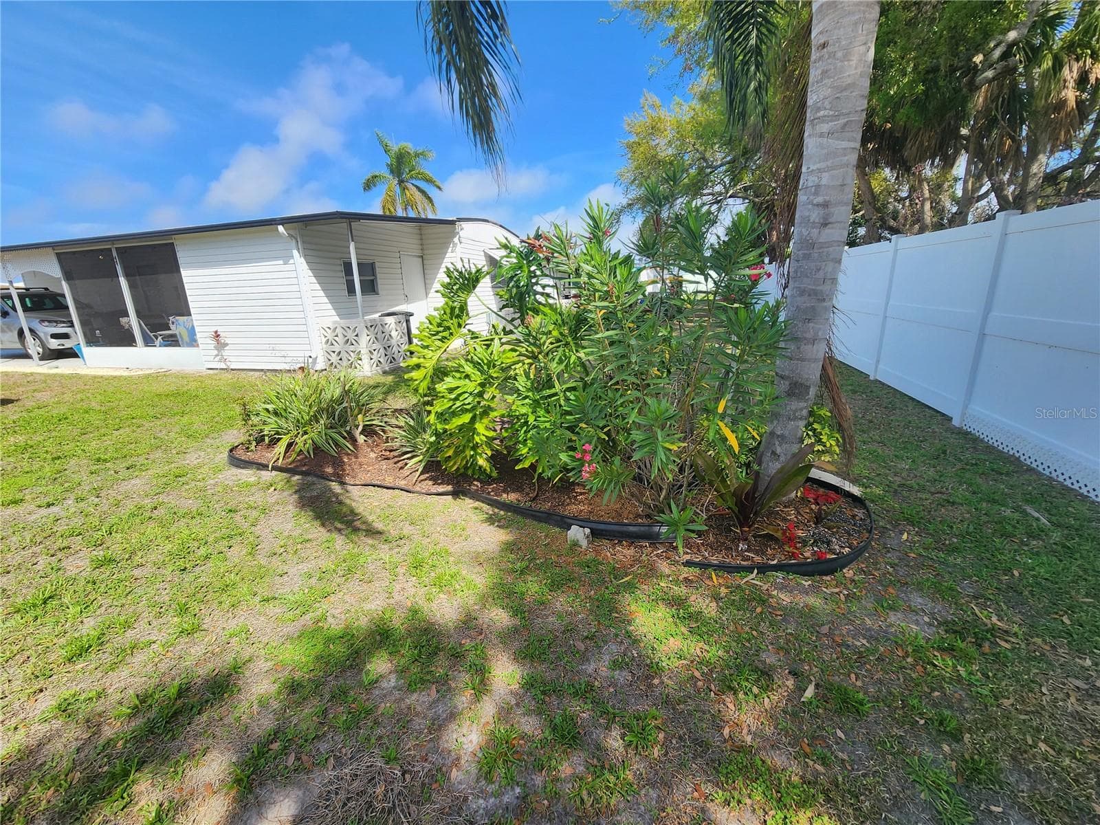 Back Yard - 808 53RD AVE E #191, BRADENTON