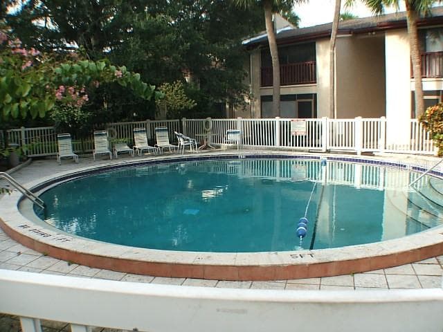 Condominium at 8609 N CHAMPLAIN CT #77, TAMPA, photo 14 of 16