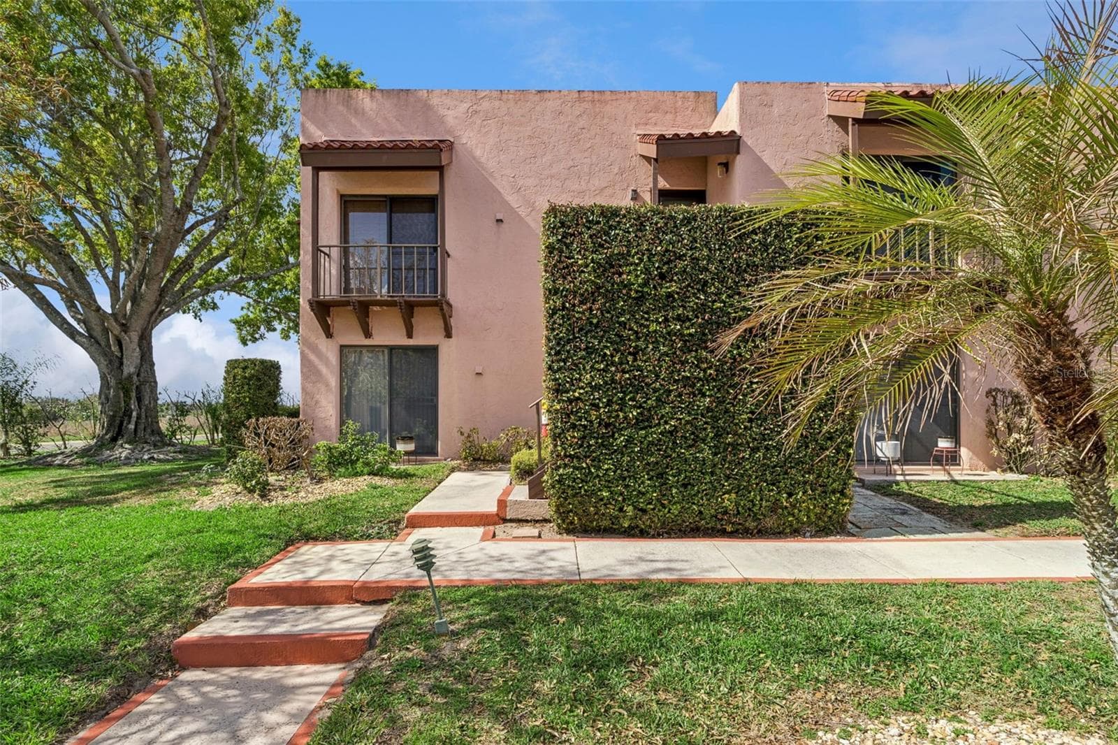 210 LA CASA #210