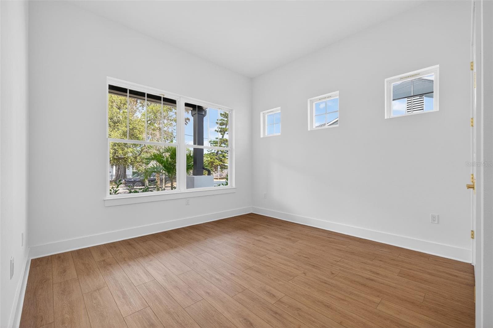 Downstairs Bedroom 4 w/ En-Suite. - 842 30TH AVE, ST PETERSBURG