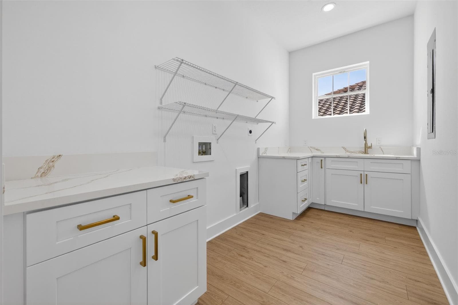 Oversized utility room located on the second floor - 842 30TH AVE, ST PETERSBURG