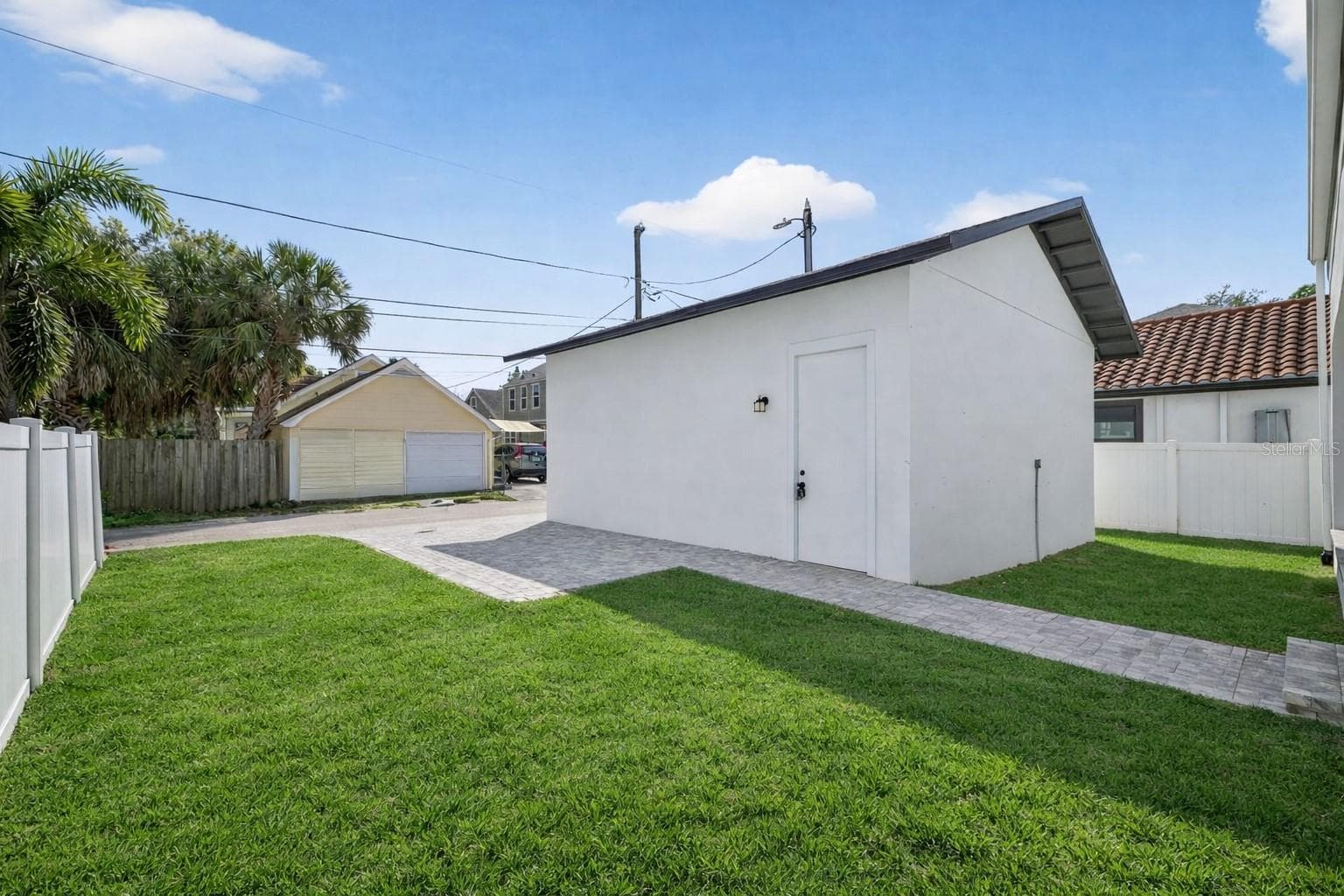 Spacious yard for your future plunge styled pool - 842 30TH AVE, ST PETERSBURG