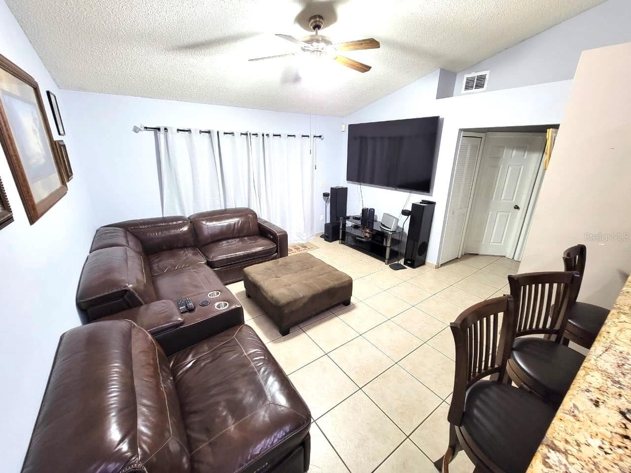 Single Family Residence at 1946 EXCALIBUR DR, ORLANDO, photo 7 of 13