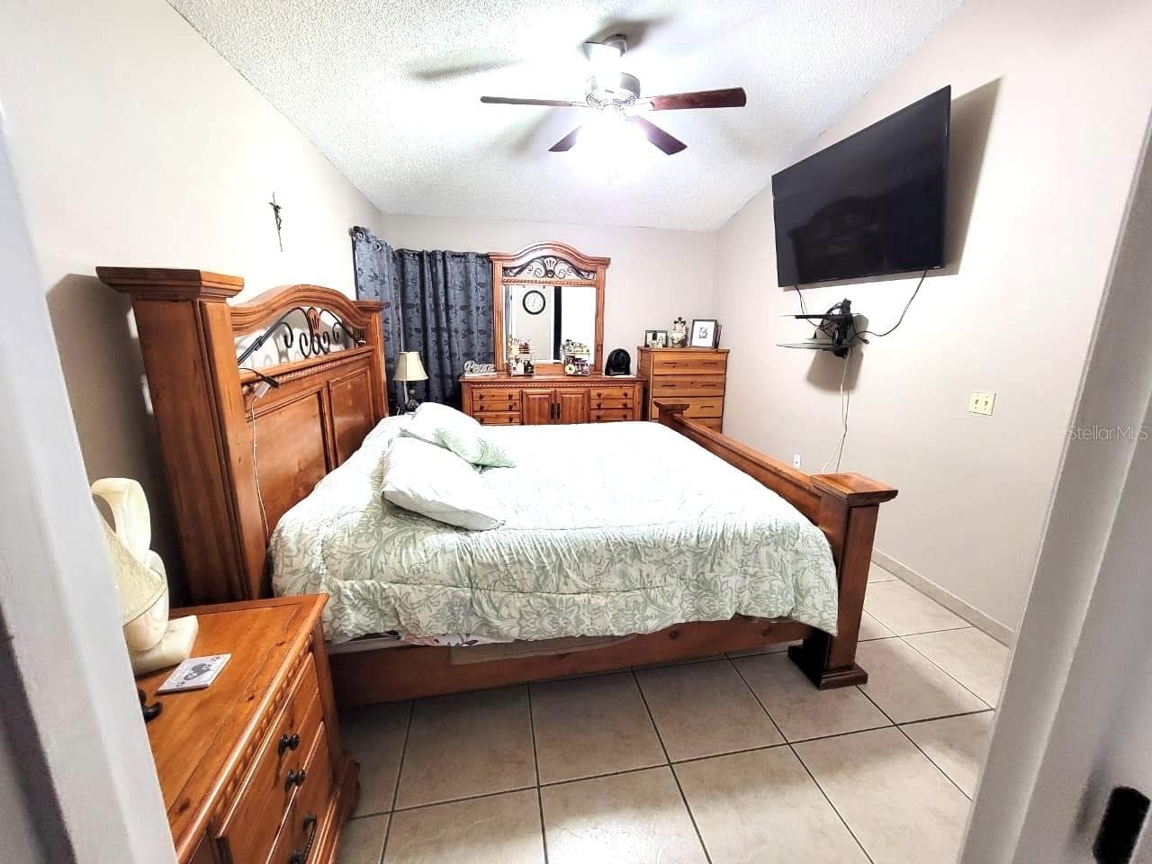 Single Family Residence at 1946 EXCALIBUR DR, ORLANDO, photo 8 of 13