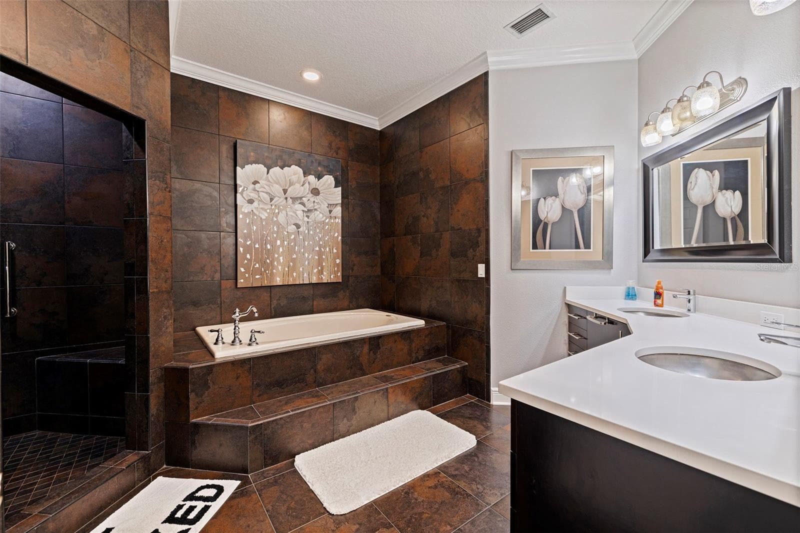 Townhouse at 618 SAXONY BLVD, ST PETERSBURG, photo 27 of 56