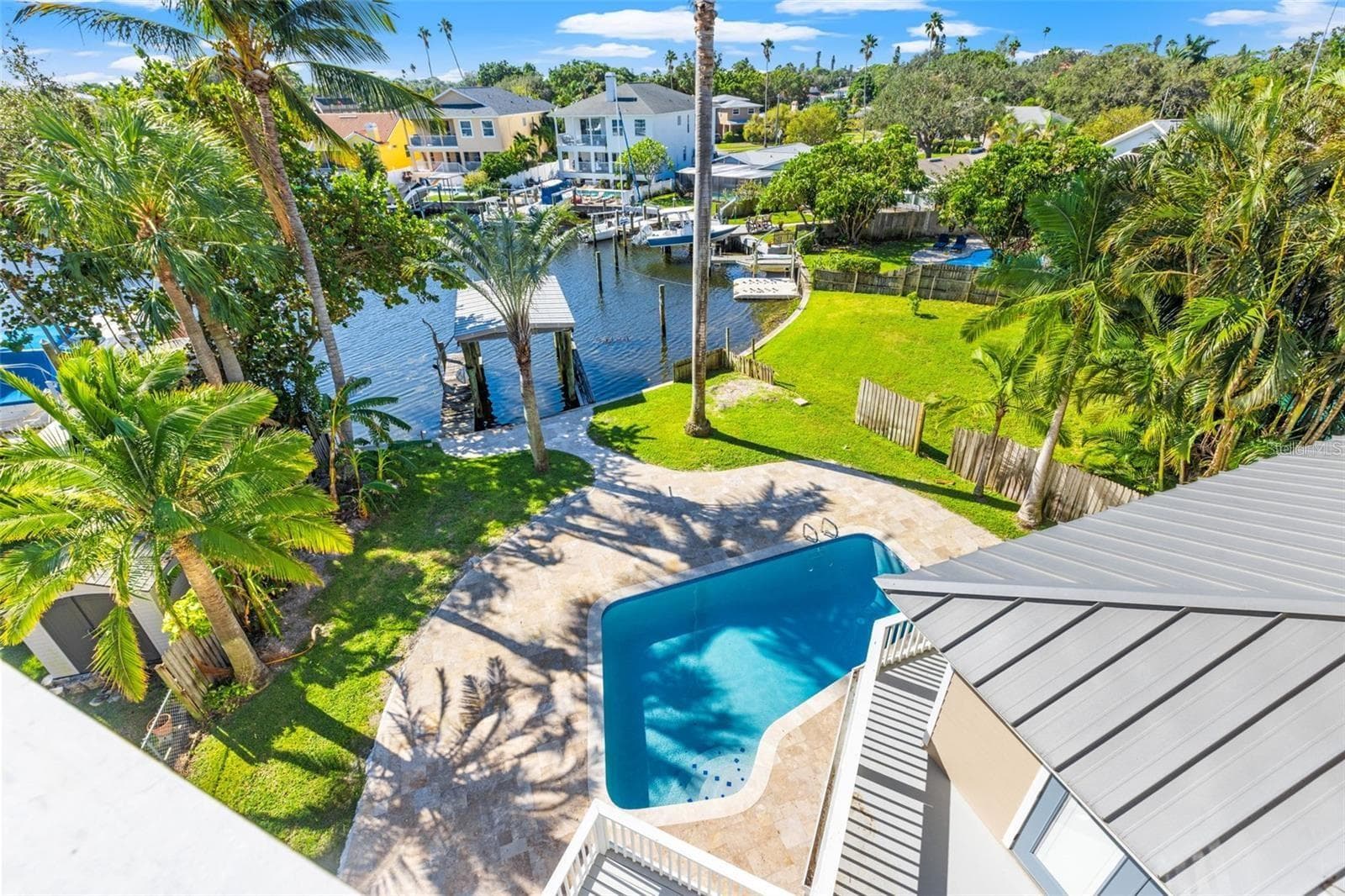 Views of the Bayou - 1902 ARROWHEAD DR NE, ST PETERSBURG
