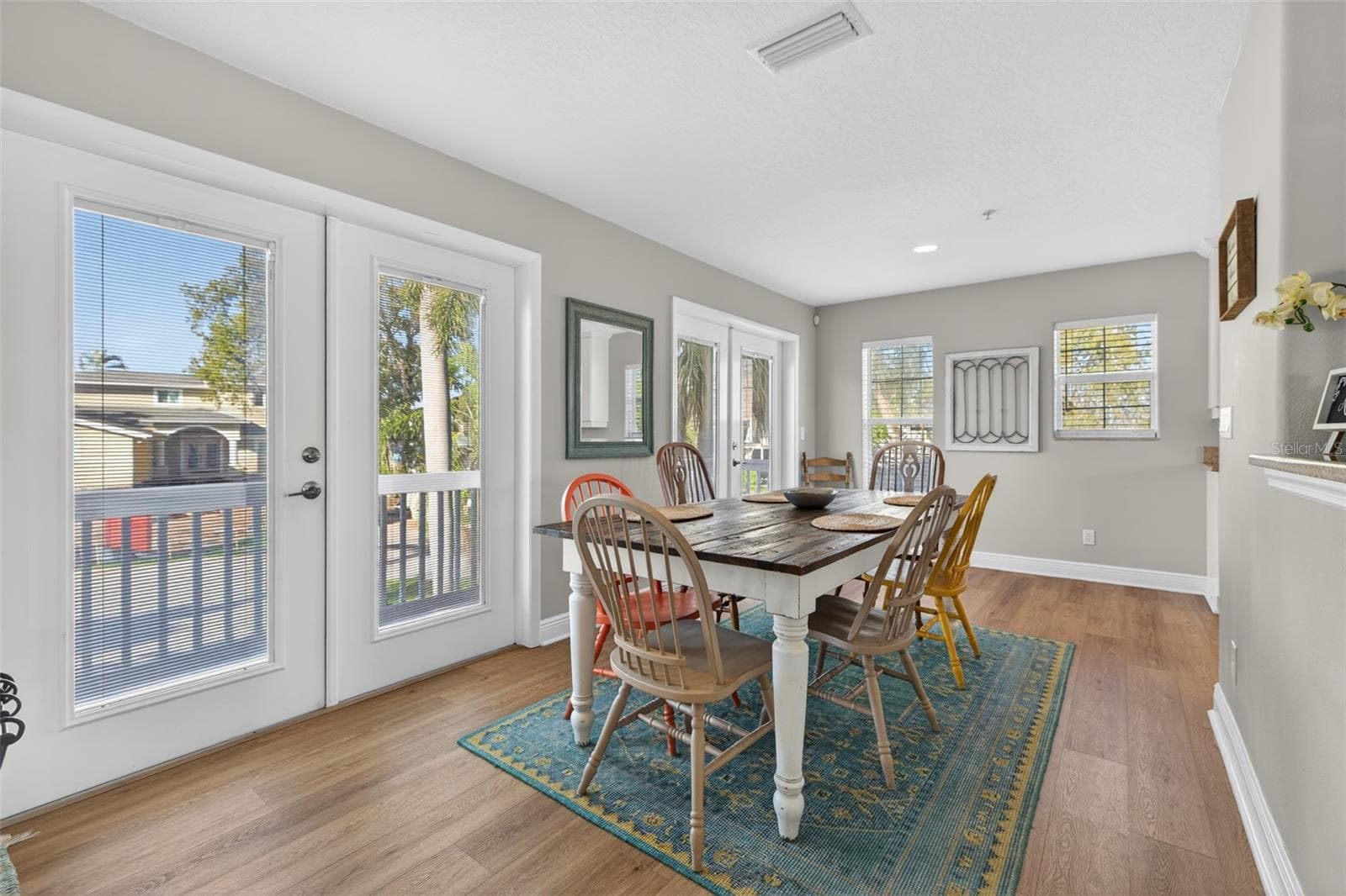 Single Family Residence at 1902 ARROWHEAD DR NE, ST PETERSBURG, photo 6 of 49