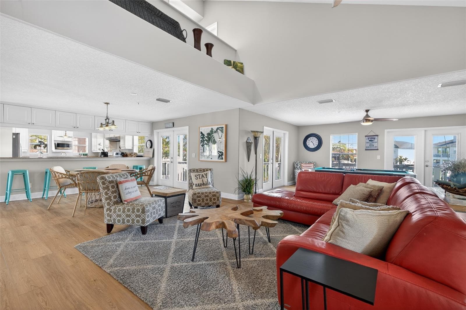 Single Family Residence at 1902 ARROWHEAD DR NE, ST PETERSBURG, photo 16 of 49