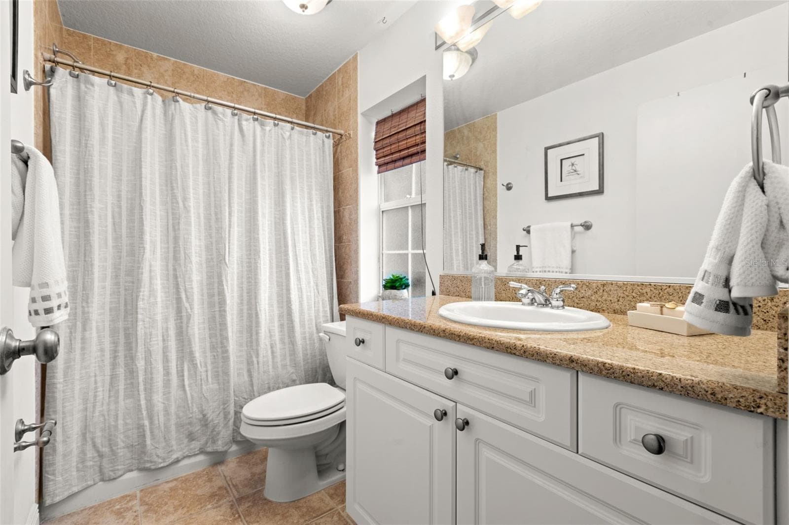 Ensuite Bath 1 - 1902 ARROWHEAD DR NE, ST PETERSBURG