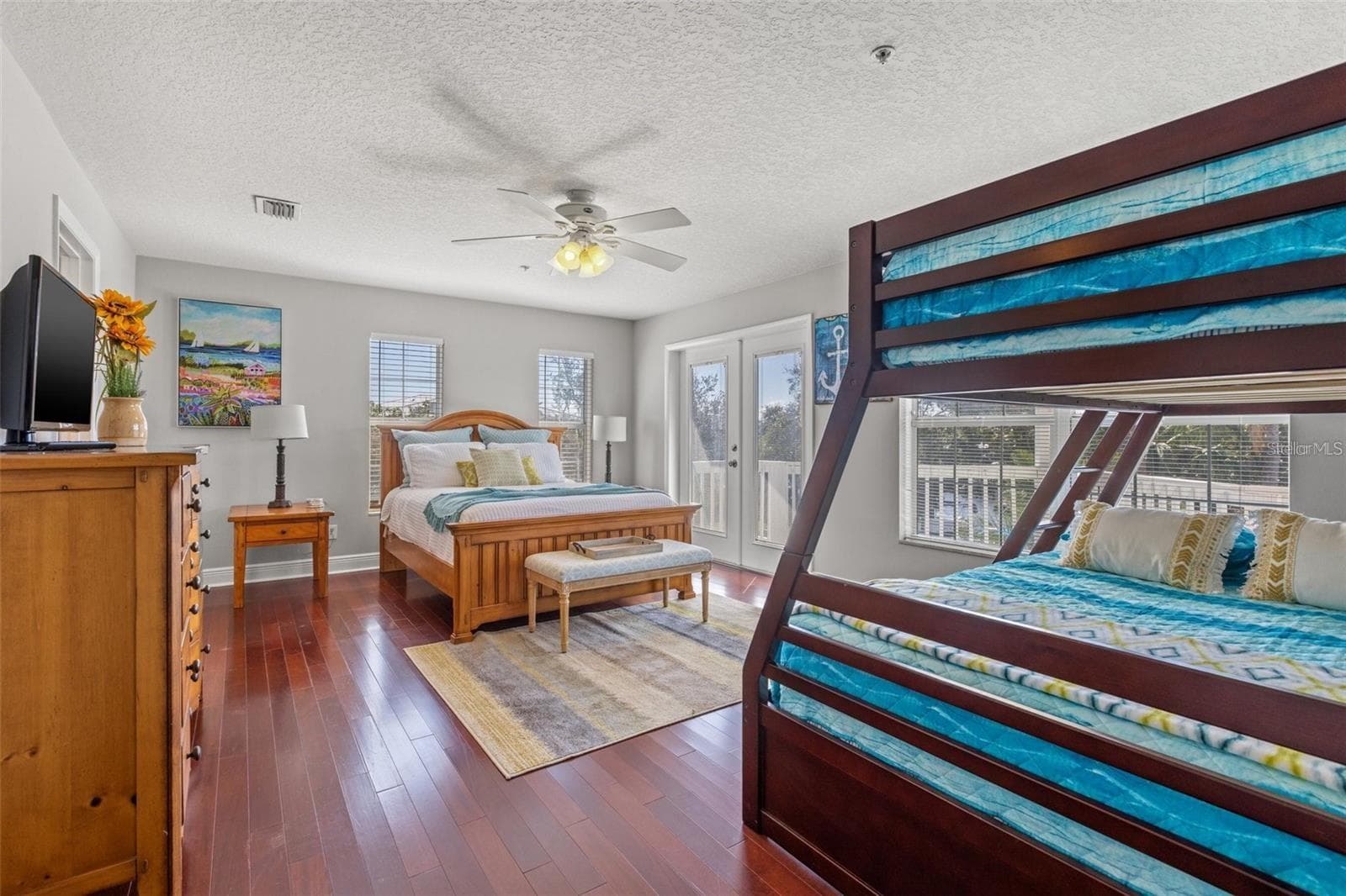Single Family Residence at 1902 ARROWHEAD DR NE, ST PETERSBURG, photo 29 of 49