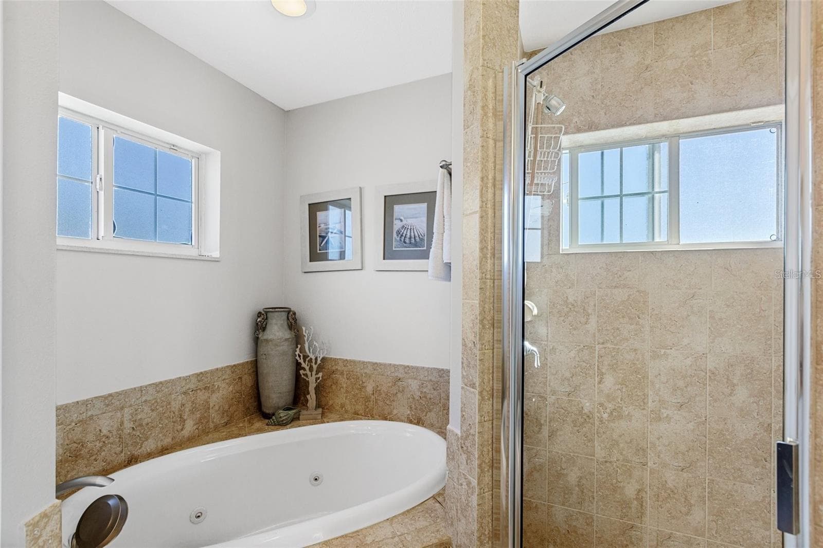 Single Family Residence at 1902 ARROWHEAD DR NE, ST PETERSBURG, photo 38 of 49